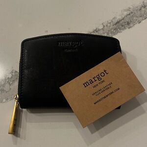 EUC margot Gina Compact In Black Leather Zip Card Wallet Gold HW